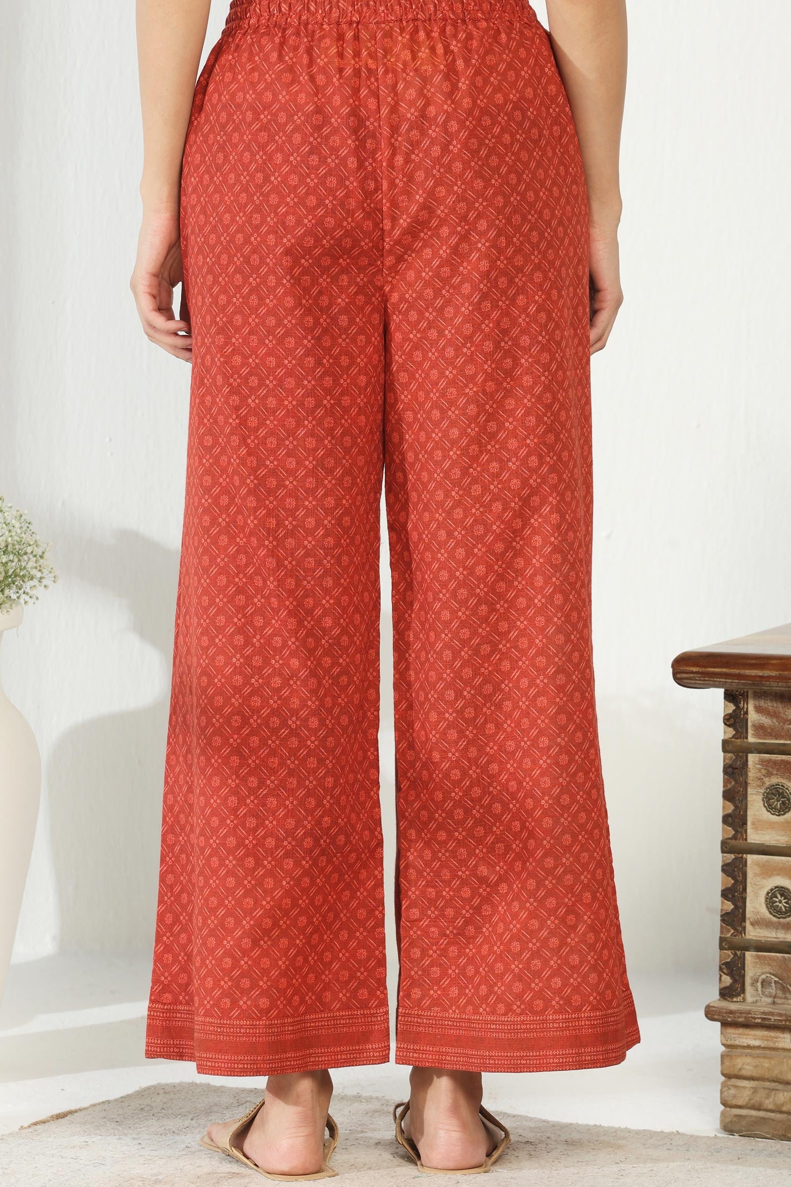 Surplus: Rangrez Saisha Farsi