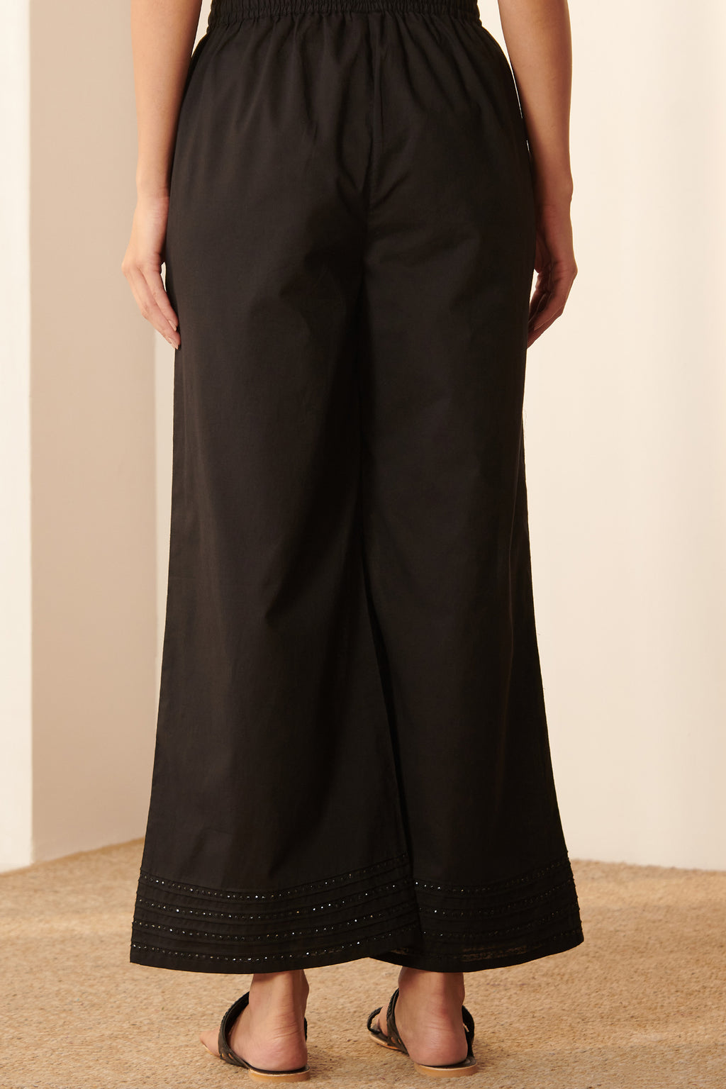 Surplus: Roza Inaya Black Farsi