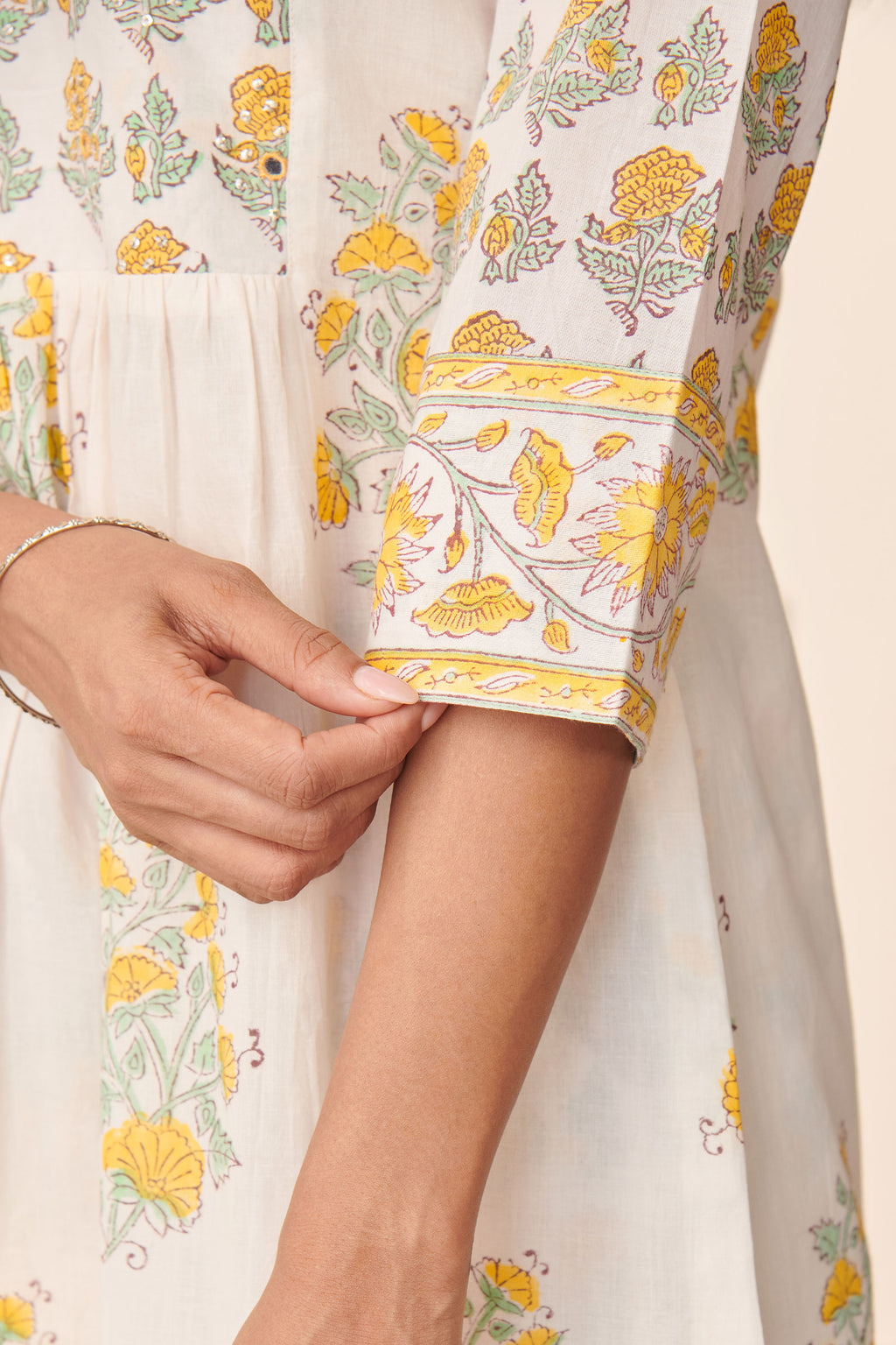 Roz Meher Omaira Sanganeri Kurta
