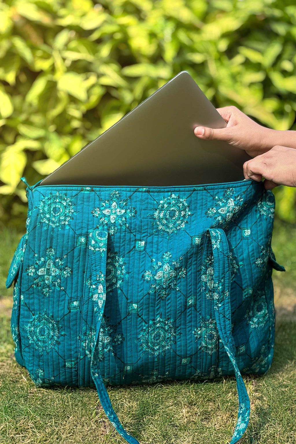 Roza Asmara Holdall Bag