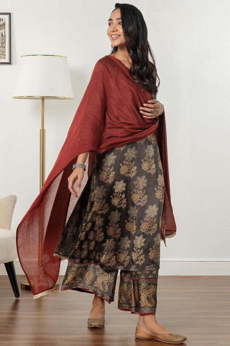 Zubeida Nadiya Ajrak Modal Kurta