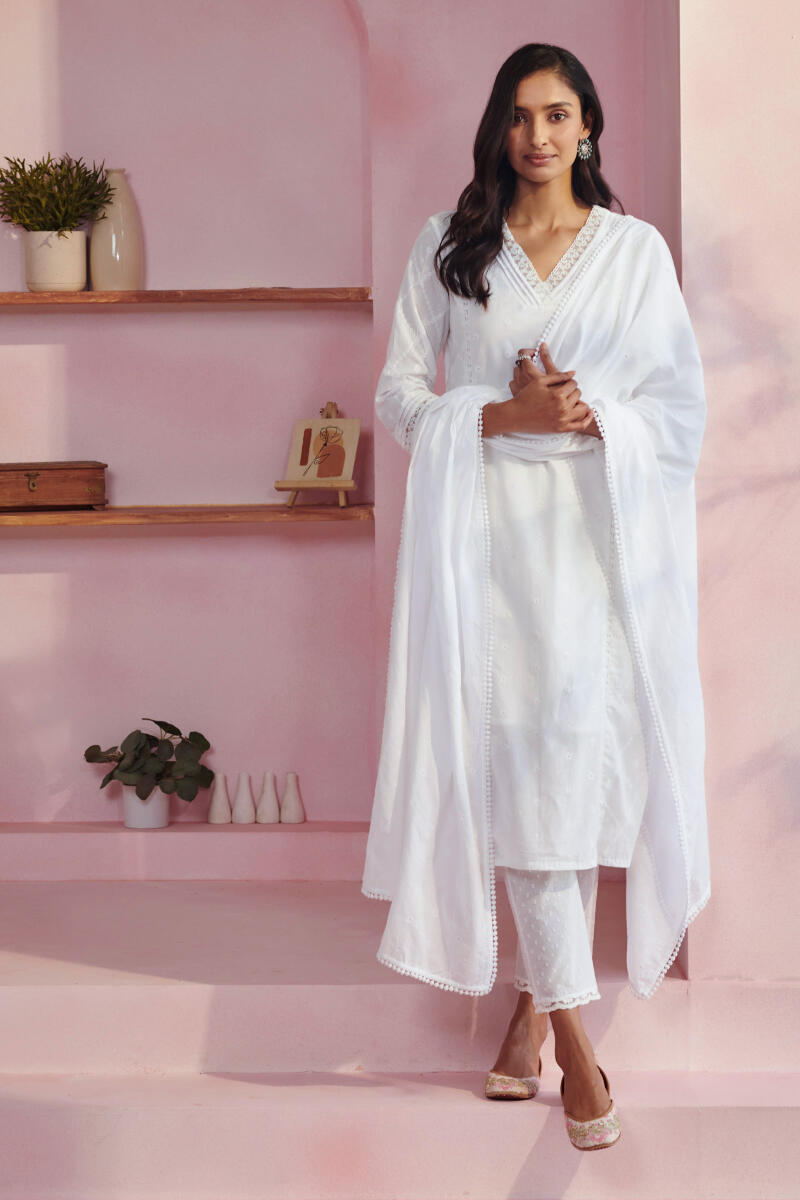 Raahat Aafiyah White Schiffli Kurta