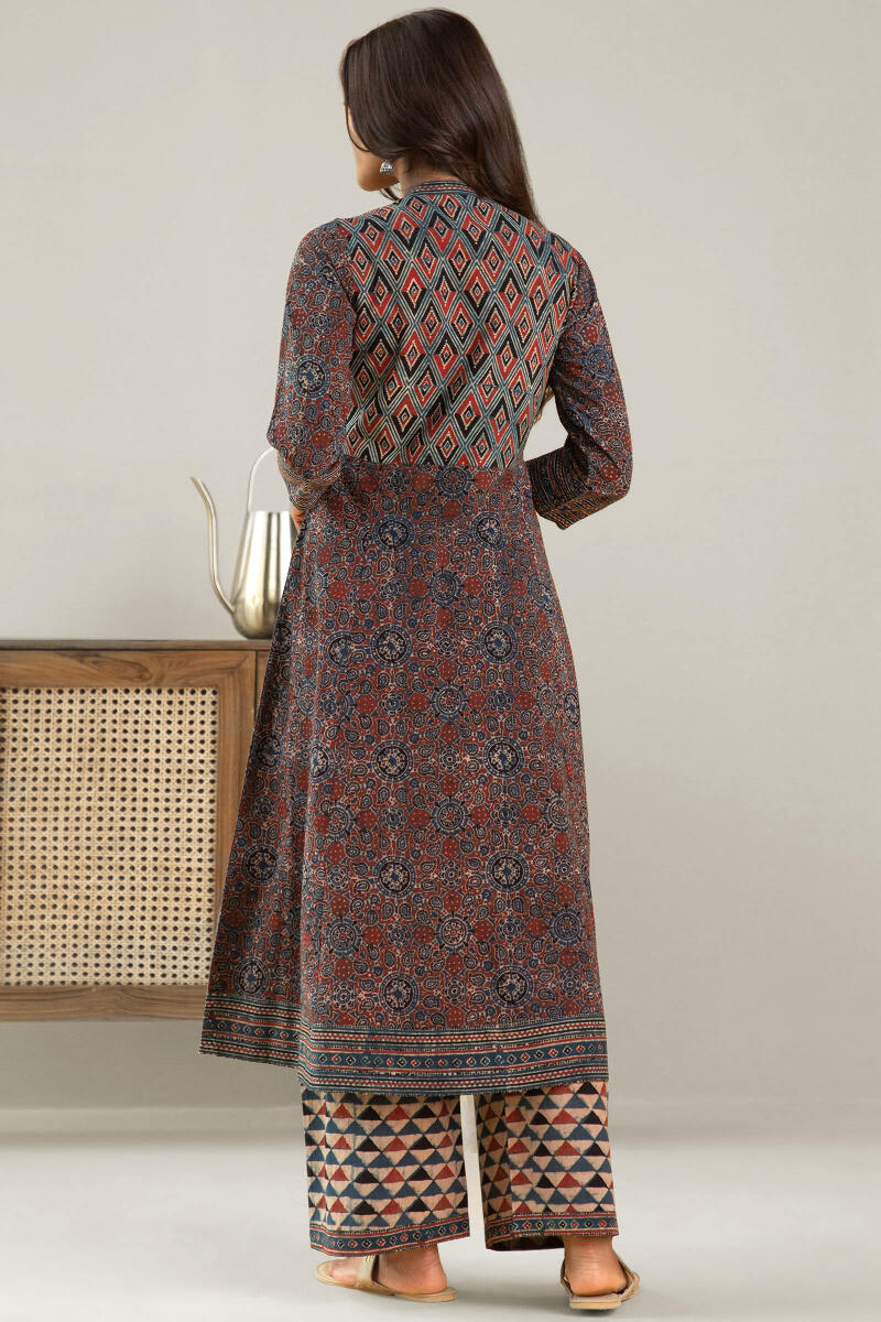Sehra Nikhat Ajrak Kurta