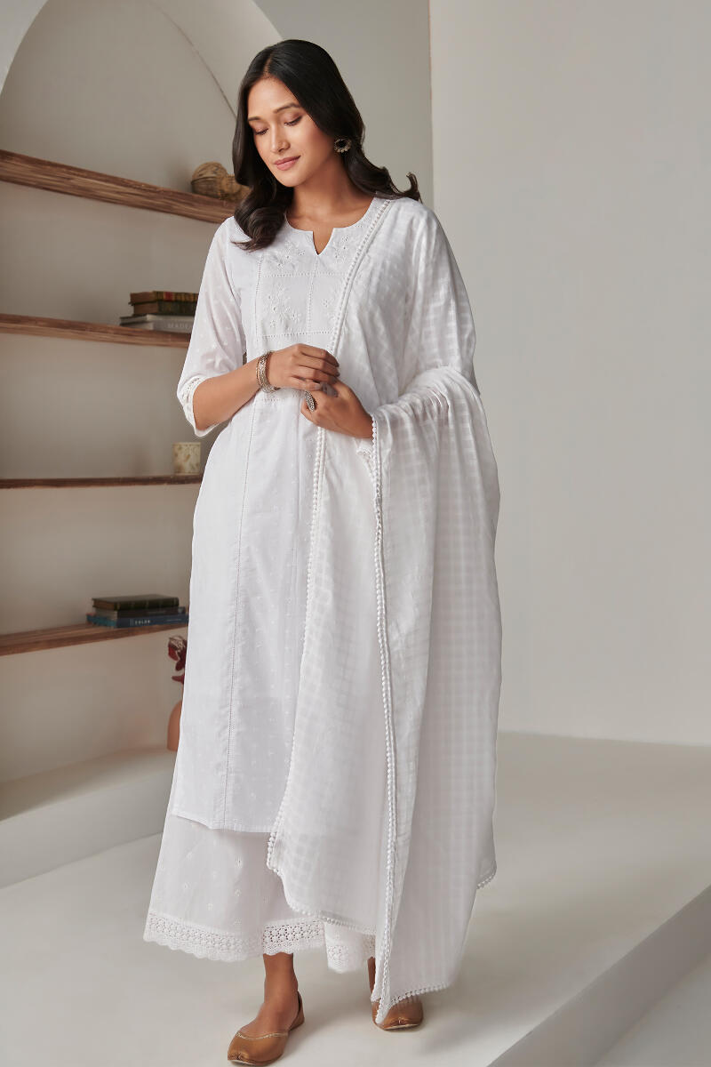 Raahat Saira White Schiffli Kurta