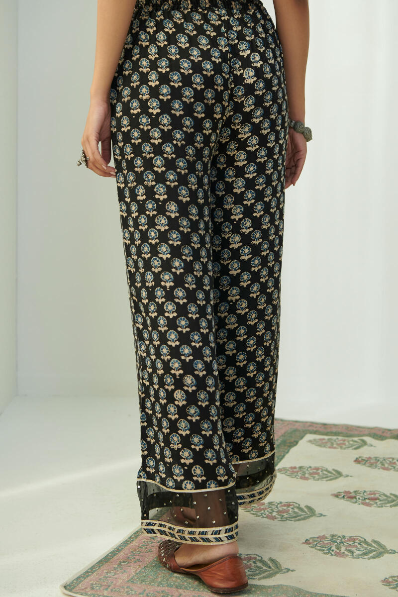 Zubeida Farheen Ajrak Modal Farsi