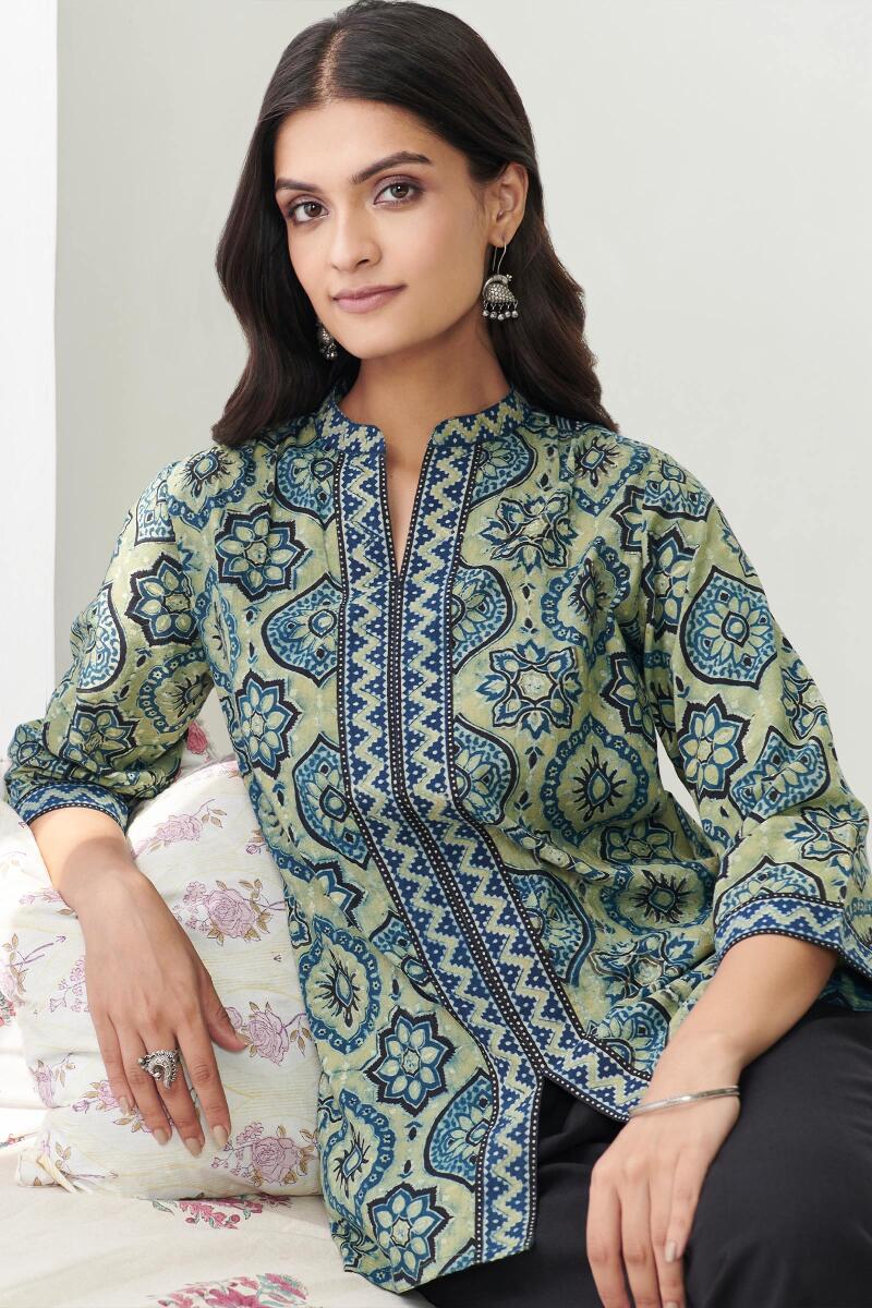 Sehra Tara Ajrak Top
