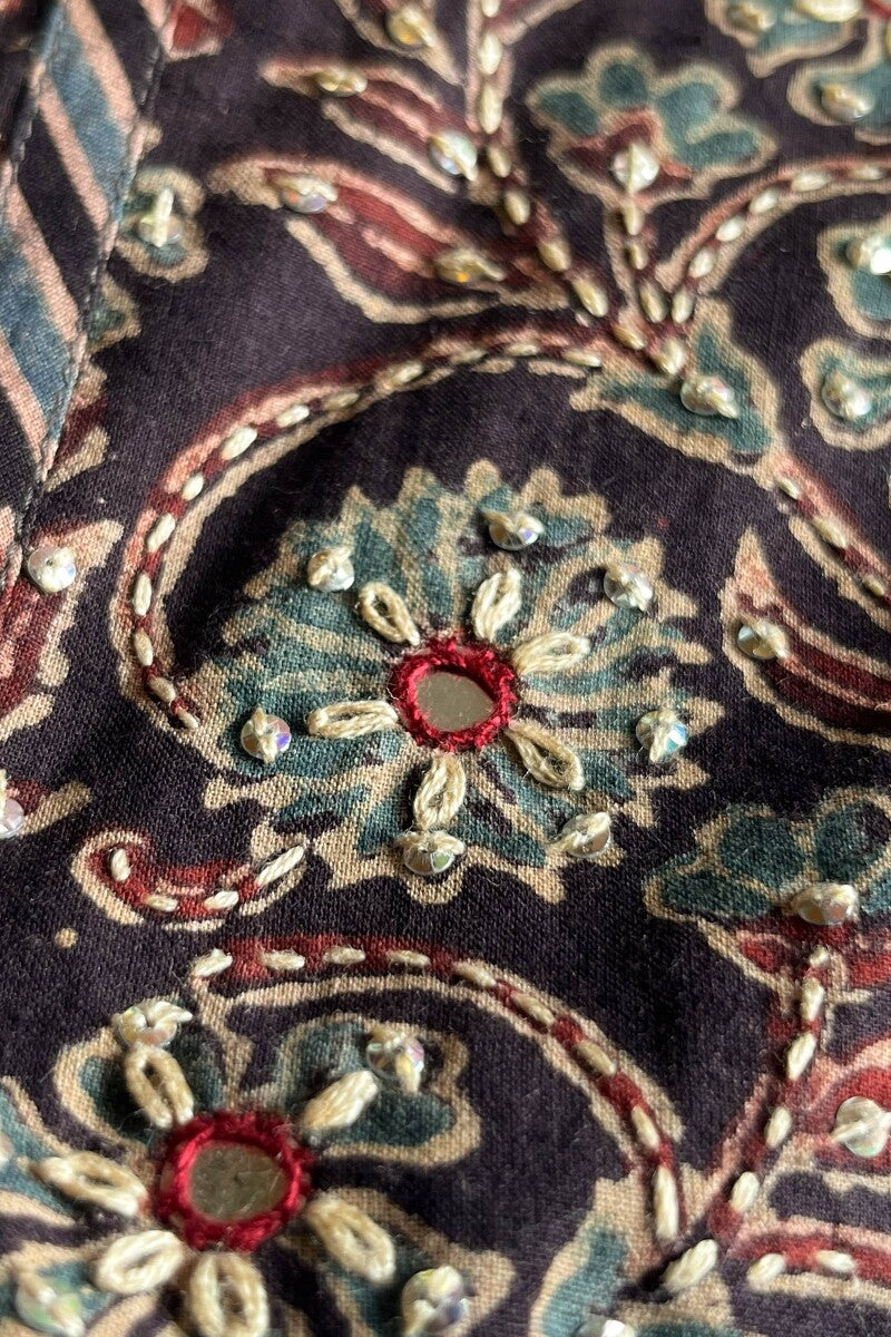 Sehra Mirza Ajrak Kurta