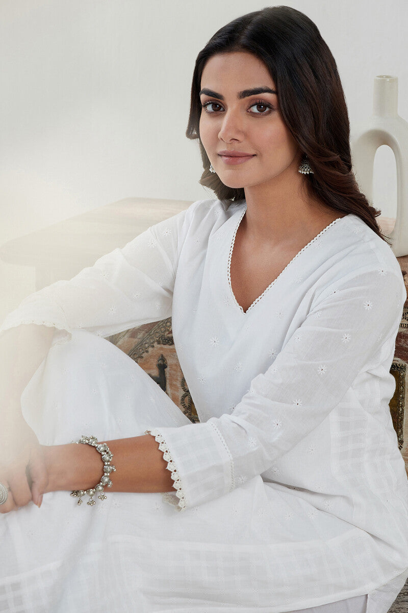 Raahat Jia Schiffli Kurta