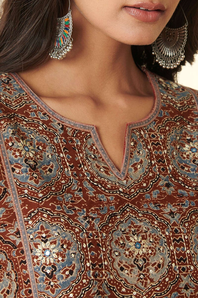 Sehra Suhani Ajrak Kurta