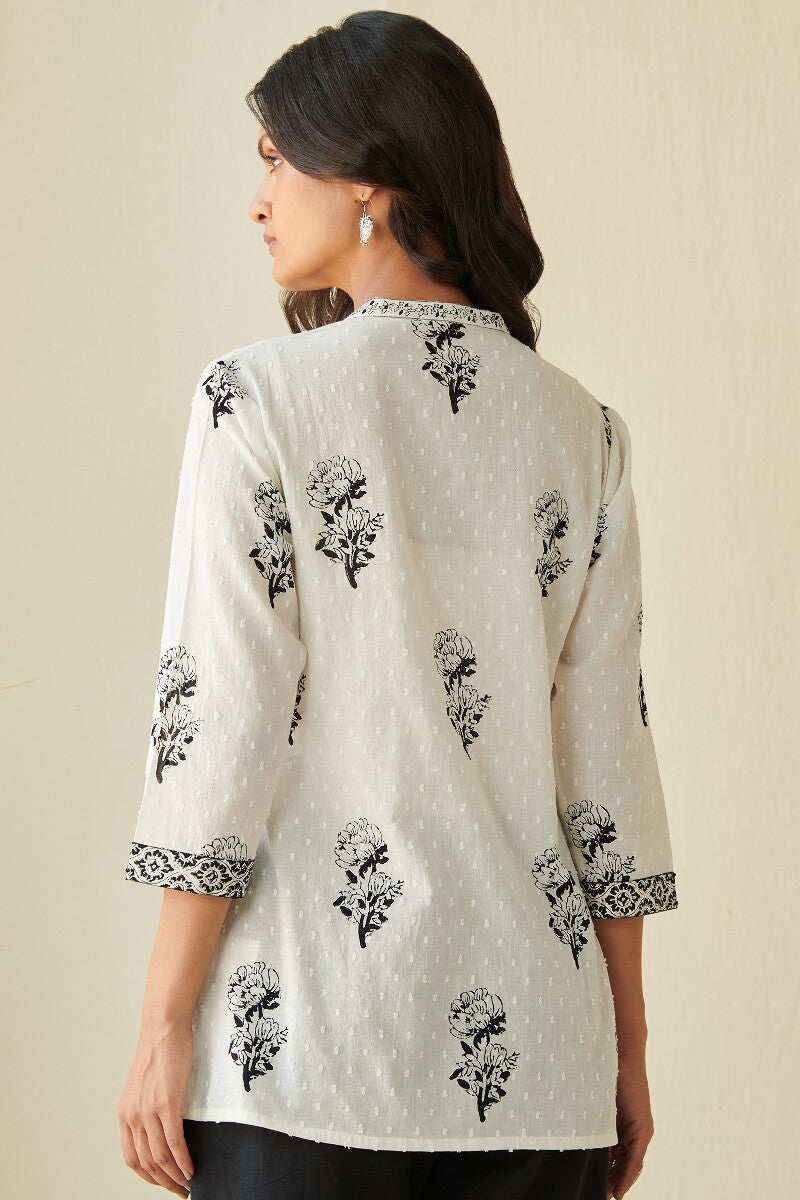 Mumtaz Nahida Sanganeri Top
