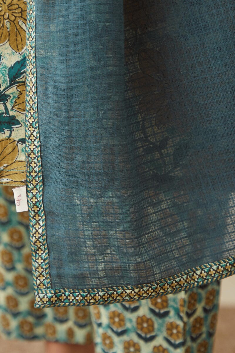 Gauhar Shirin Dupatta