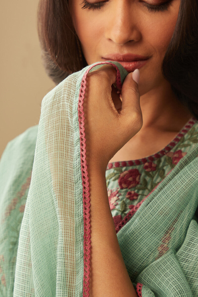 Rosheen Farhat Dupatta