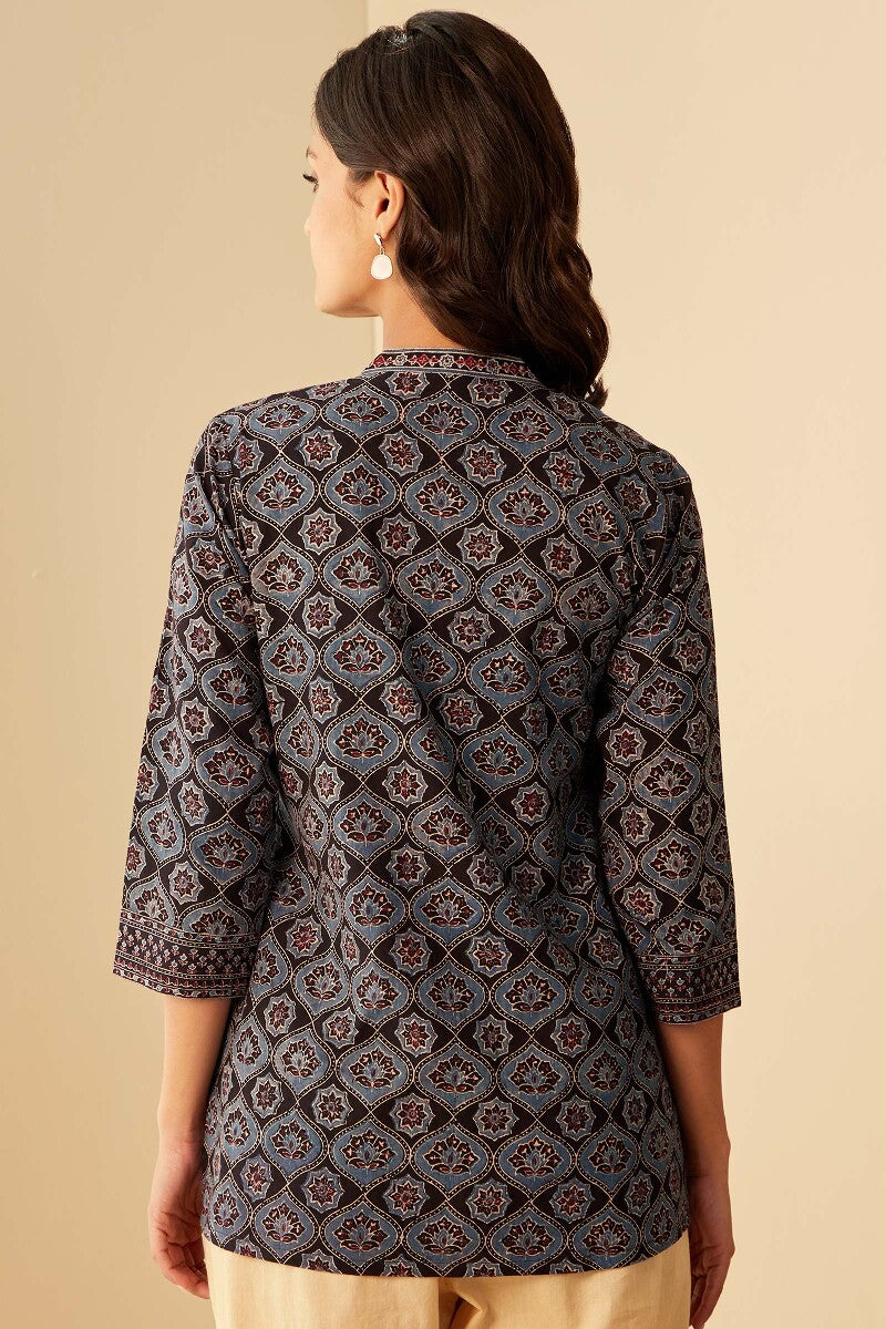 Sehra Nahid Ajrak Top