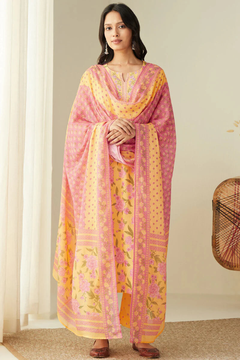 Mahnoor Tahira Kurta