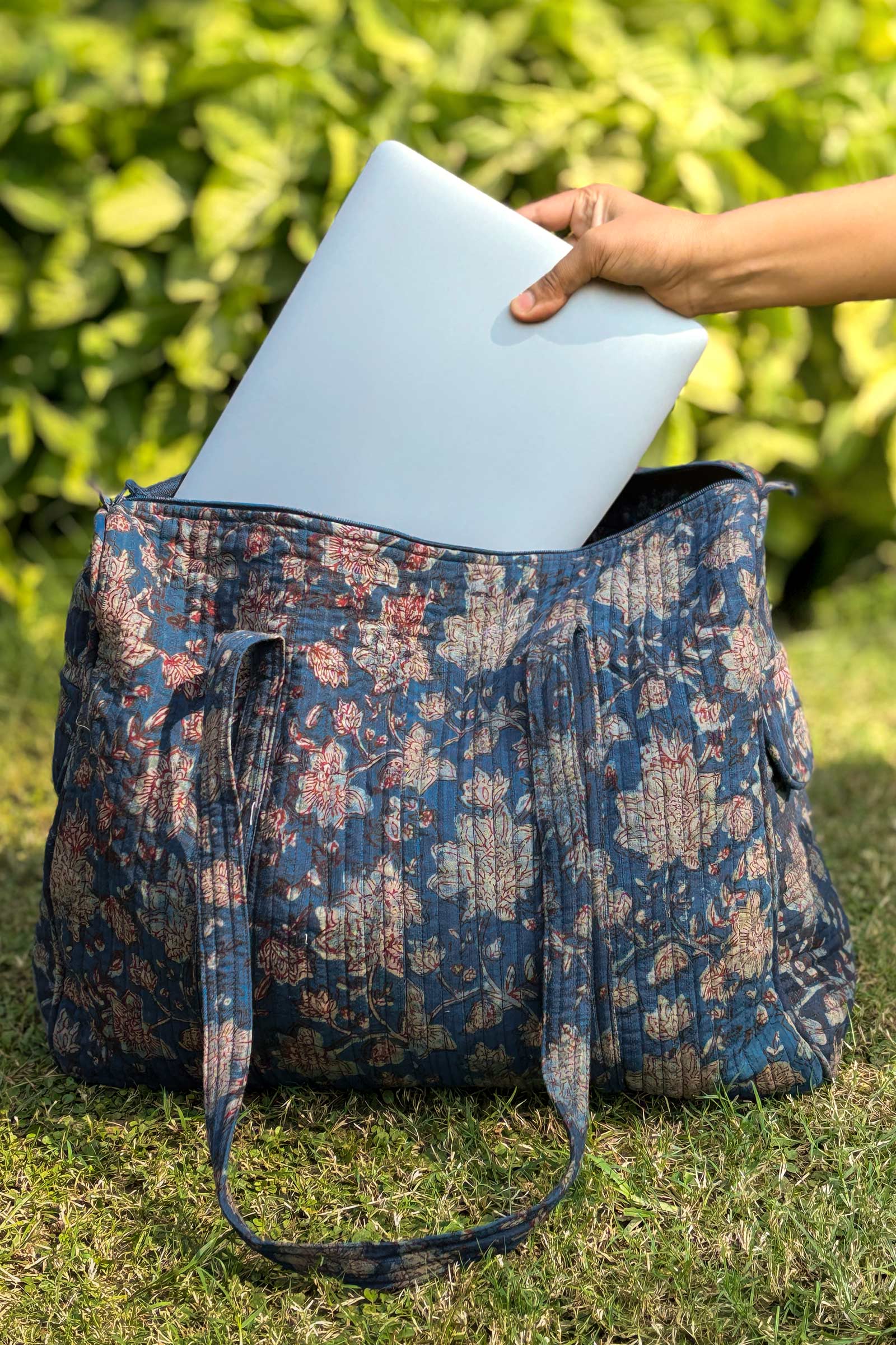 Roza Seher Holdall Bag