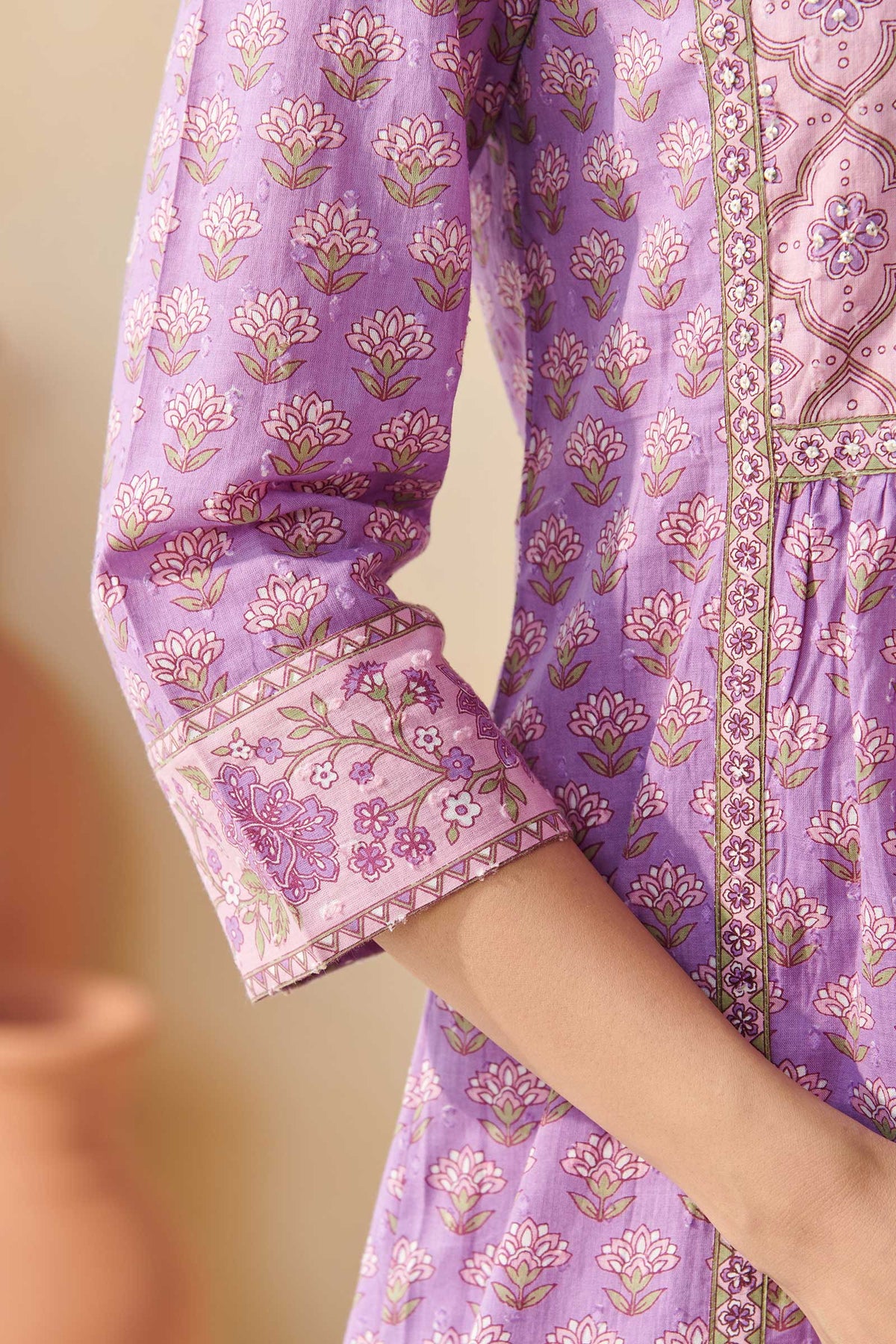 Gauhar Aaira Sanganeri Kurta
