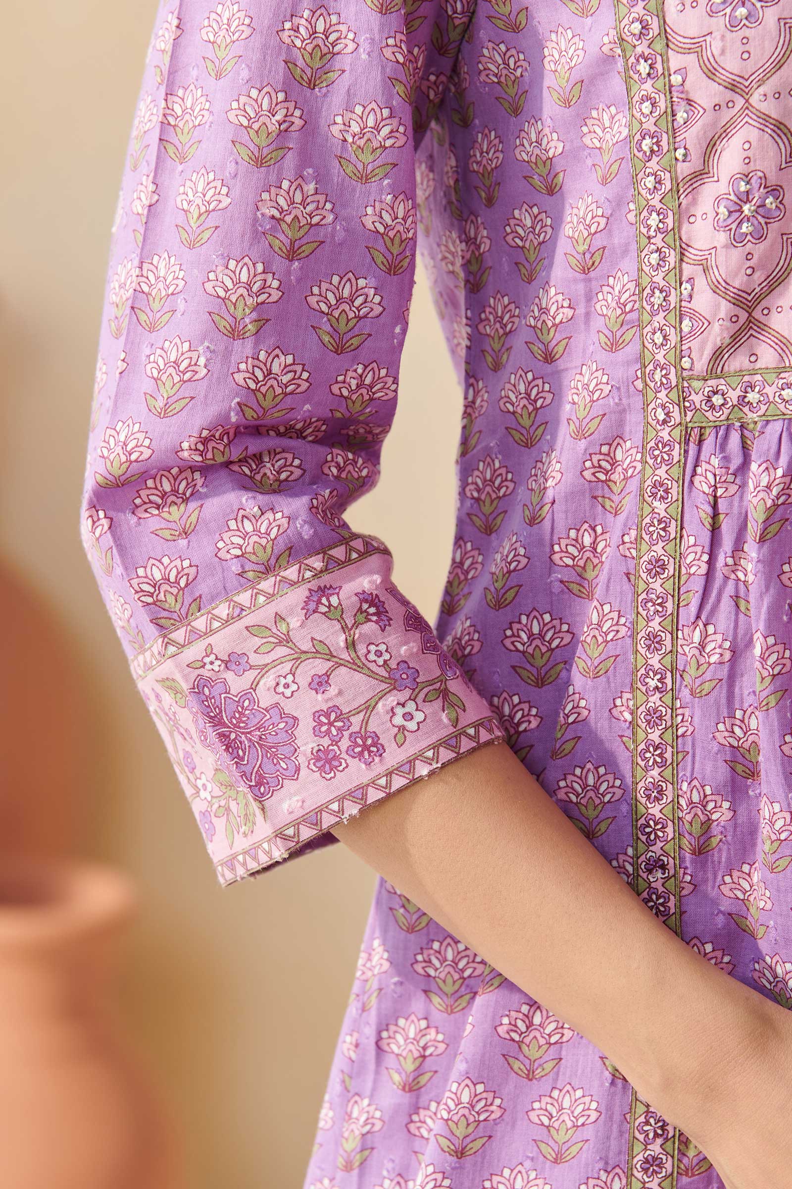 Gauhar Aaira Sanganeri Kurta