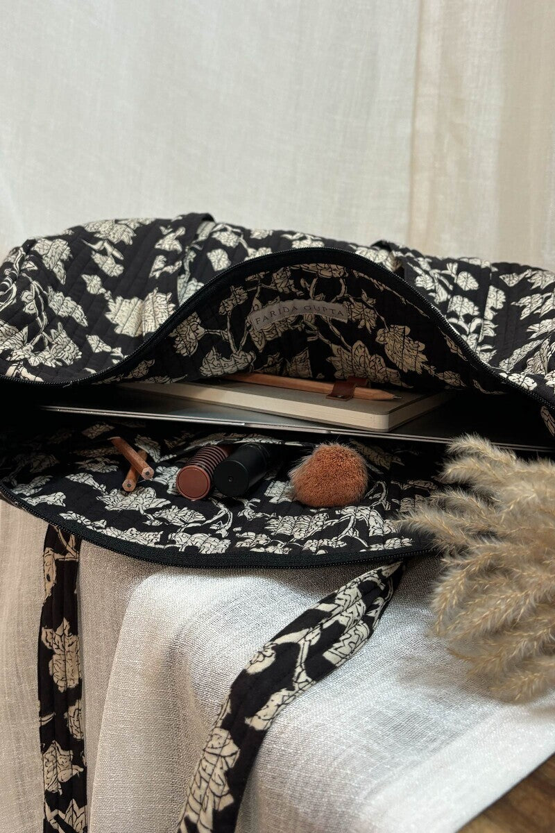 Roza Nadira Holdall Bag