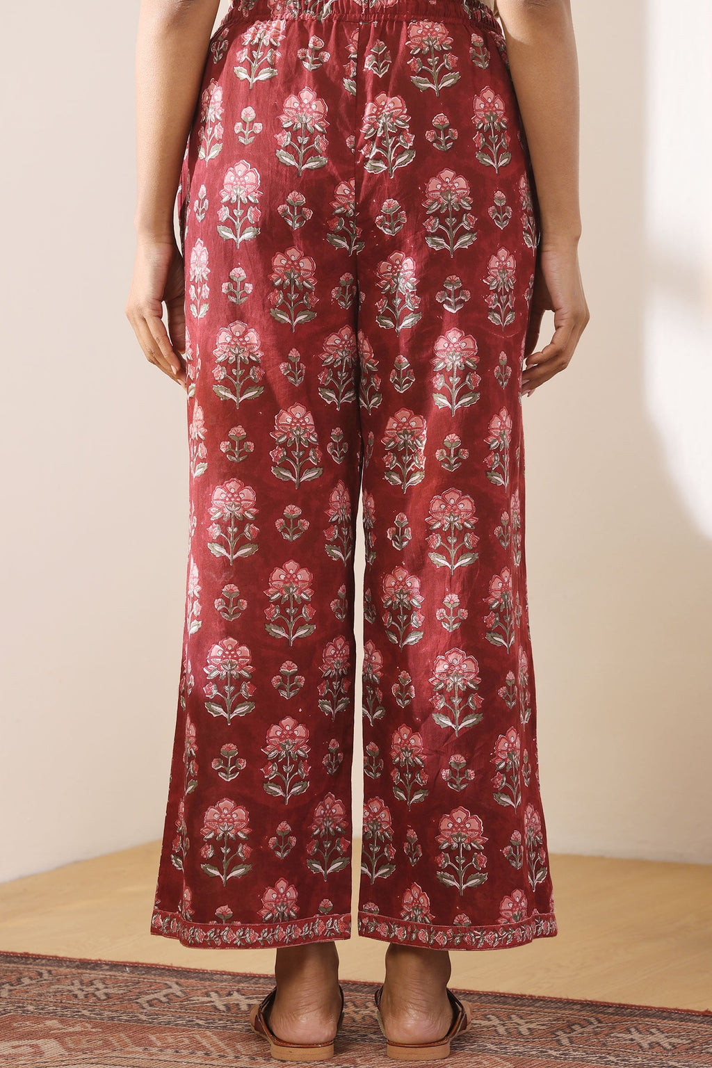 Surplus: Gulbarg Nida Sanganeri Farsi