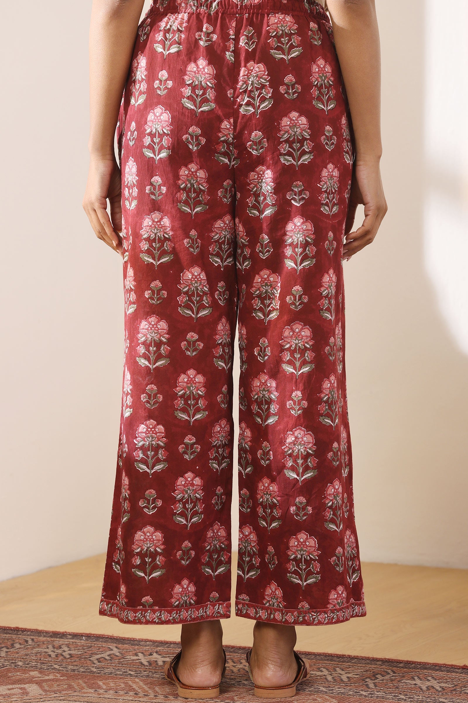 Surplus: Gulbarg Nida Sanganeri Farsi