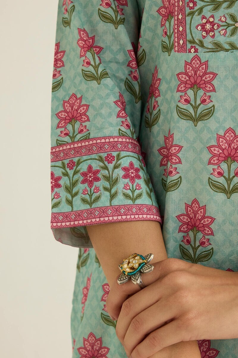 Gulraiz Shahida Kurta