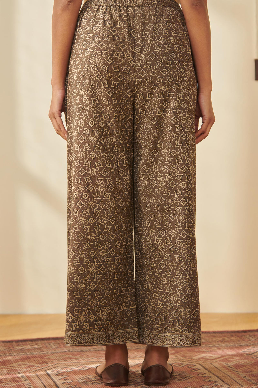 Sehra Zaira Akola Farsi