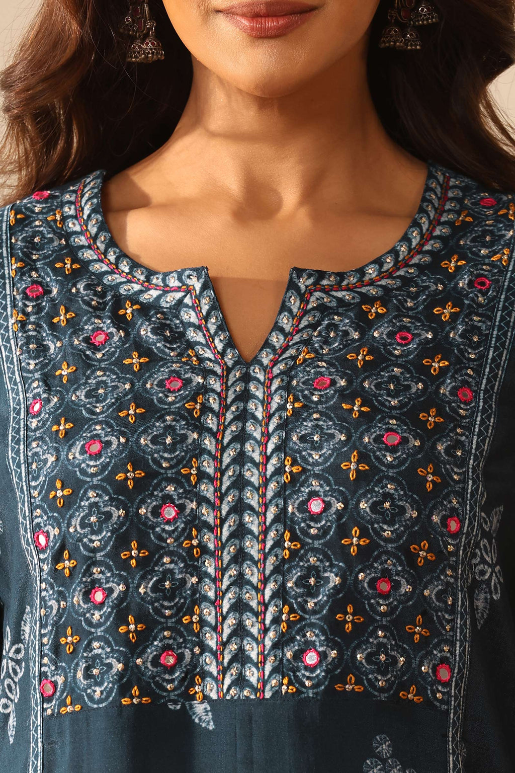 Surplus: Rangrez Nida Kurta