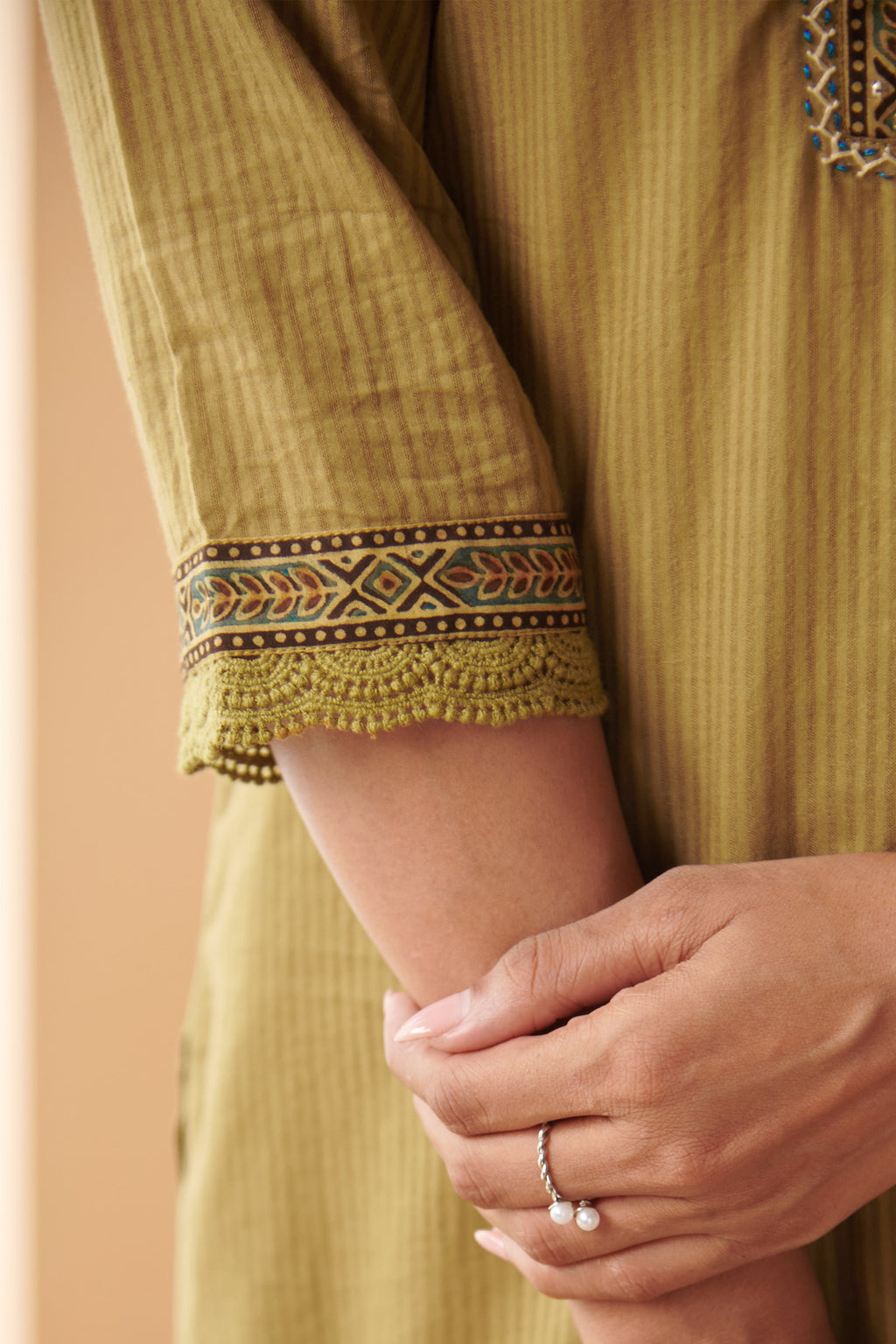 Sehra Asma Ajrak Kurta