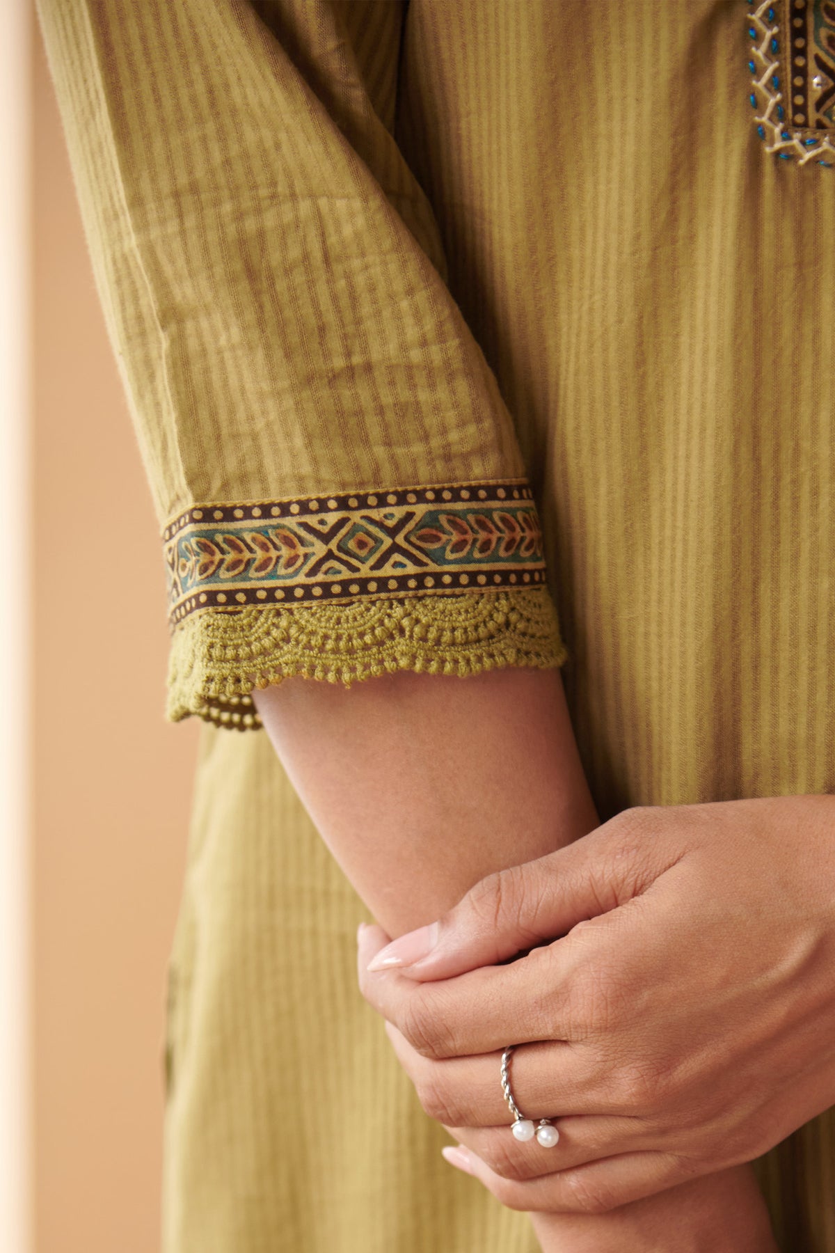 Sehra Asma Ajrak Kurta