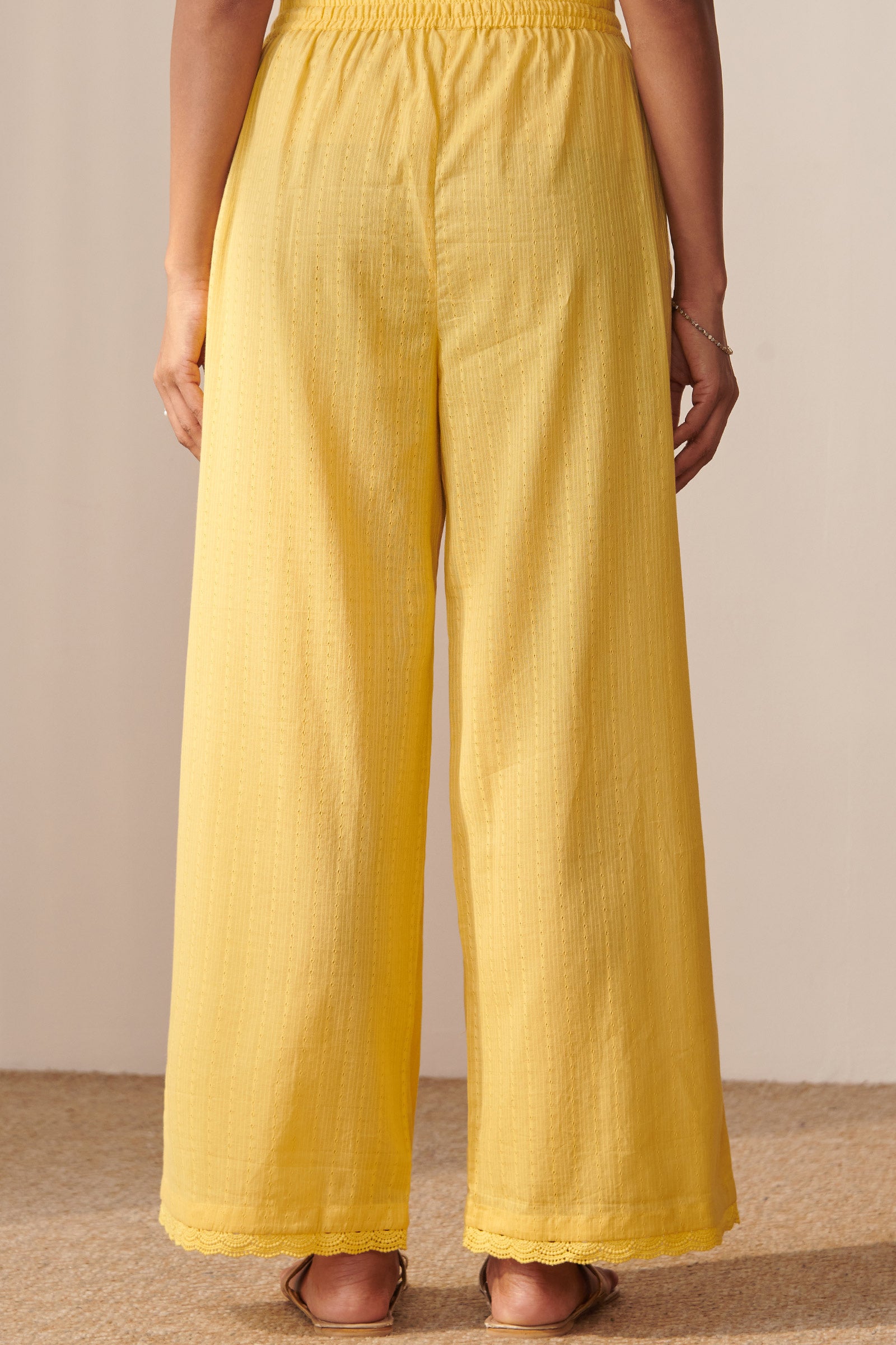 Roza Darya Daffodil Yellow Farsi