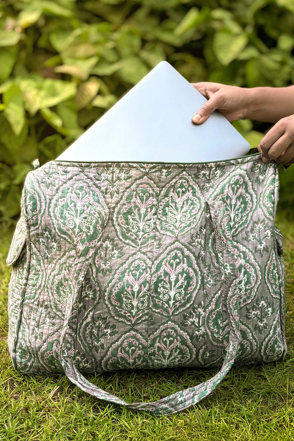 Roza Falak Holdall Bag