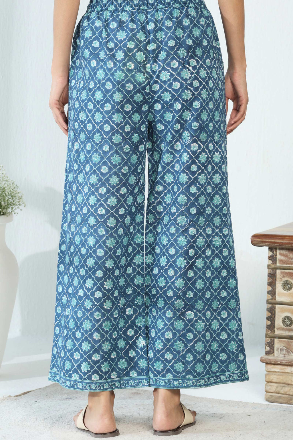 Surplus: Neelofar Sureena Sanganeri Farsi