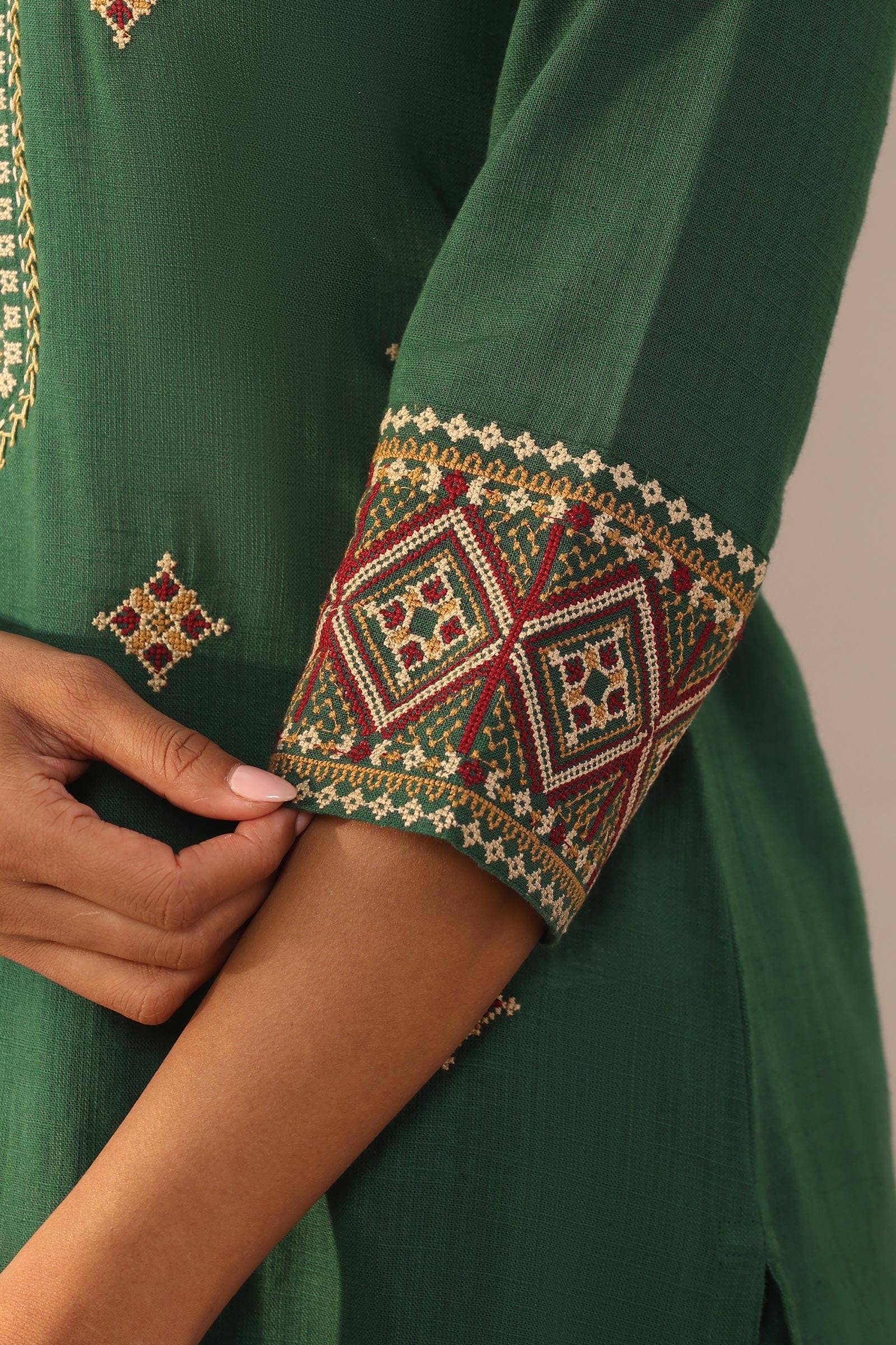 Surplus: Mehraab Mira Green Kurta