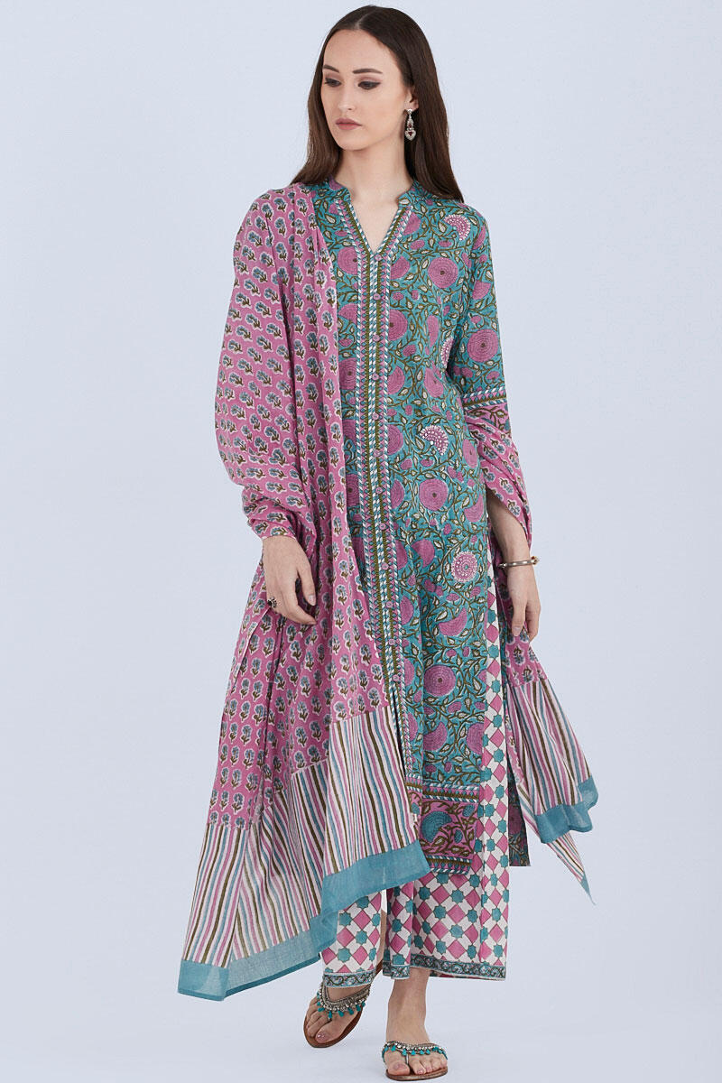 Nazm Zarin Kurta