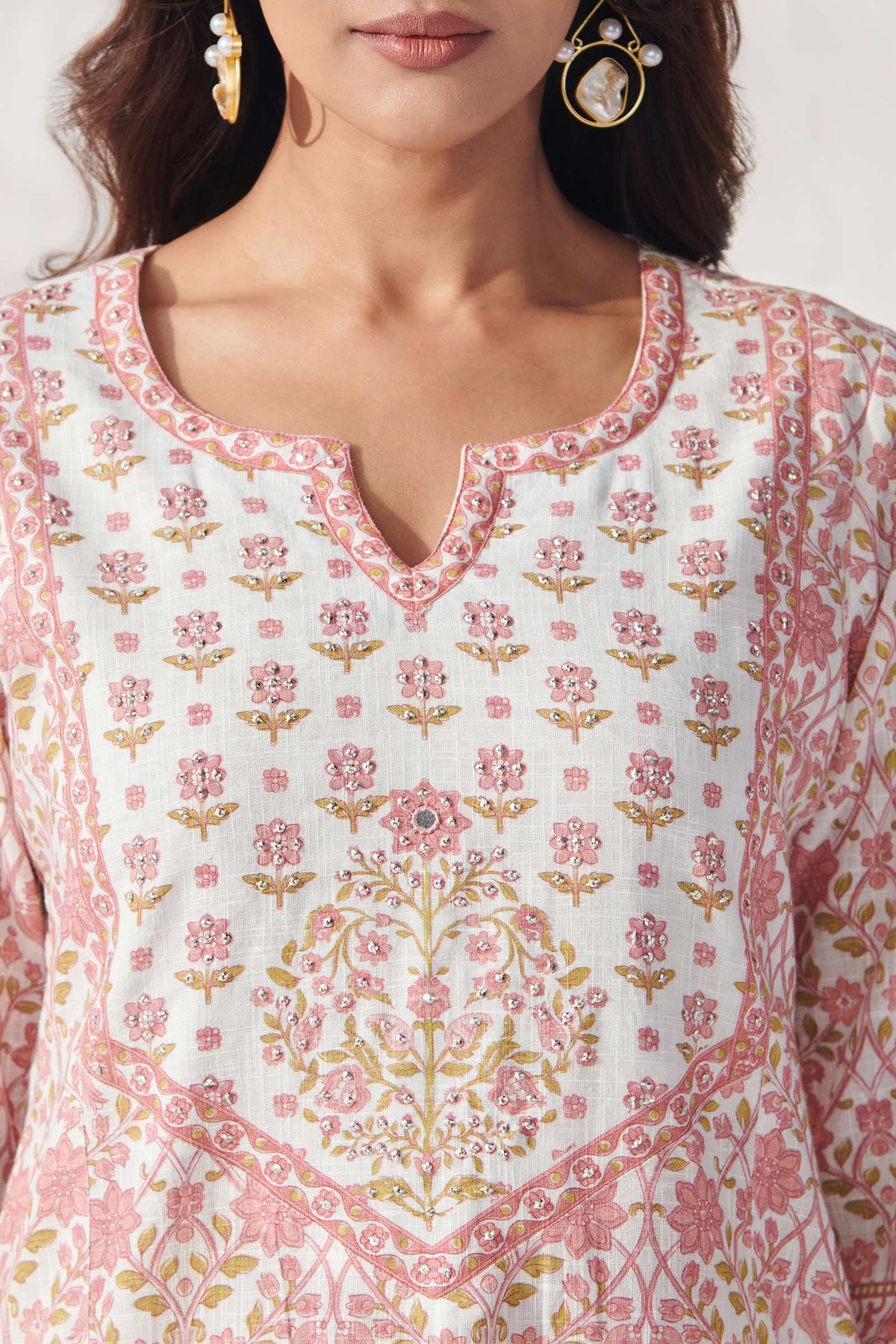 Gulbahar Nazneen Kurta