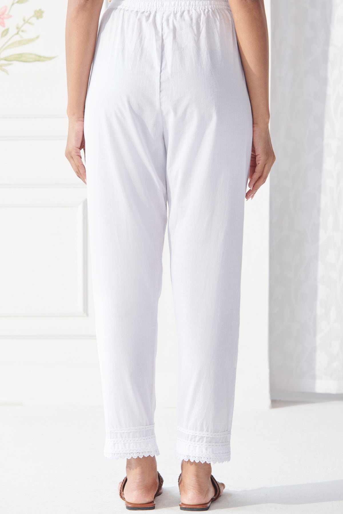 Roza Aliah White Narrow Pants