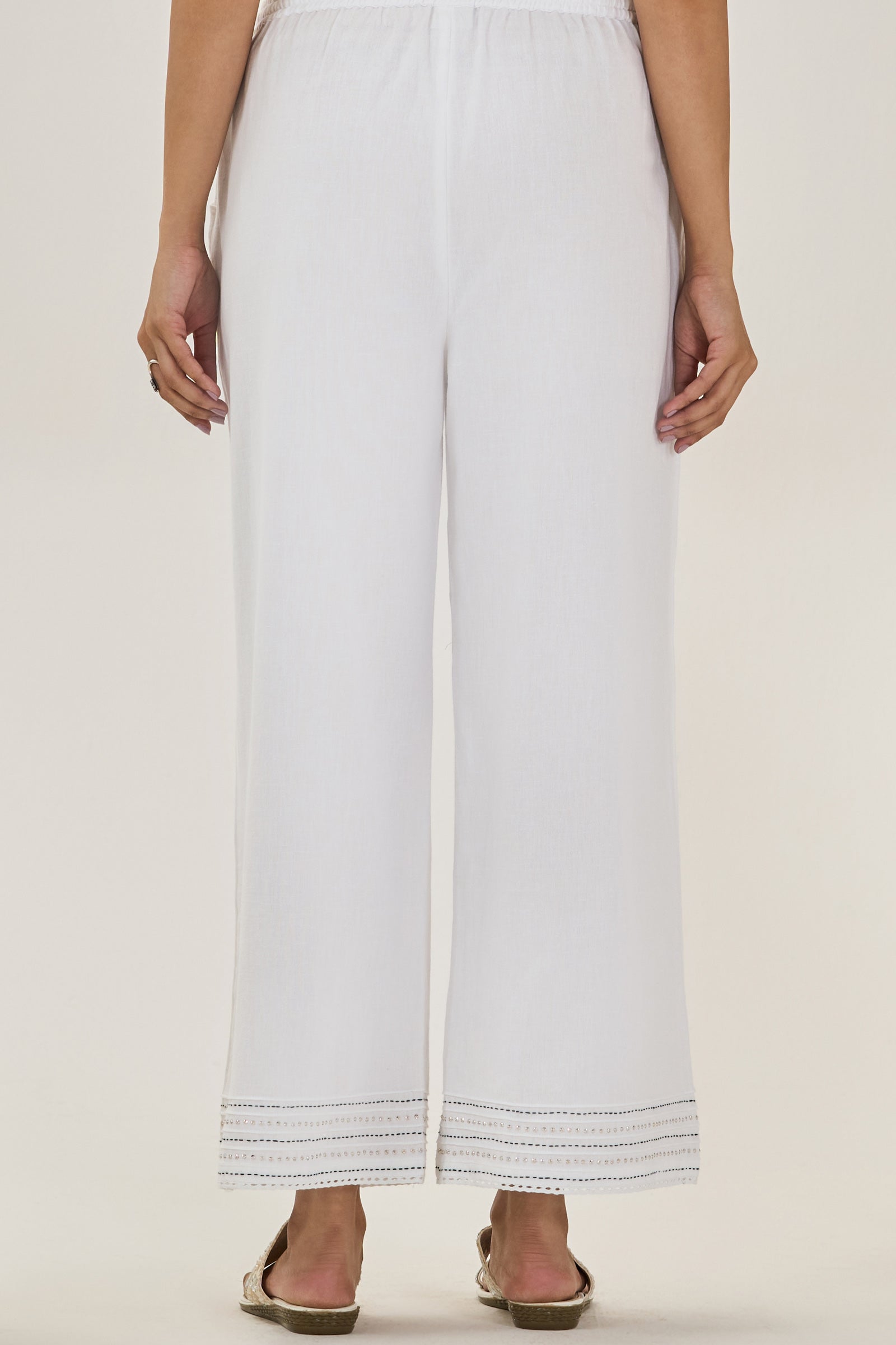 Roza Mumtaz White Farsi