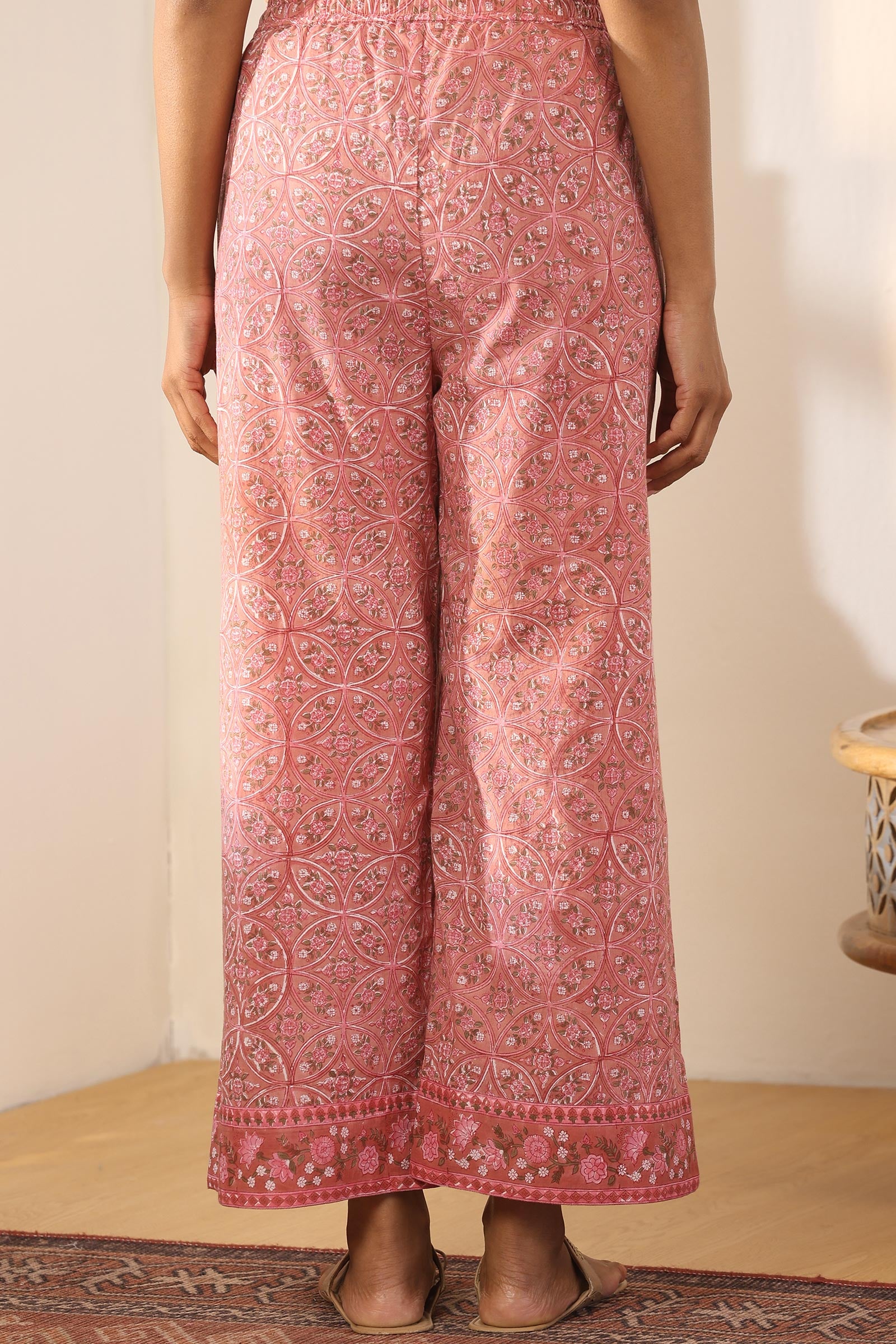 Surplus: Roz Meher Ada Sanganeri Farsi