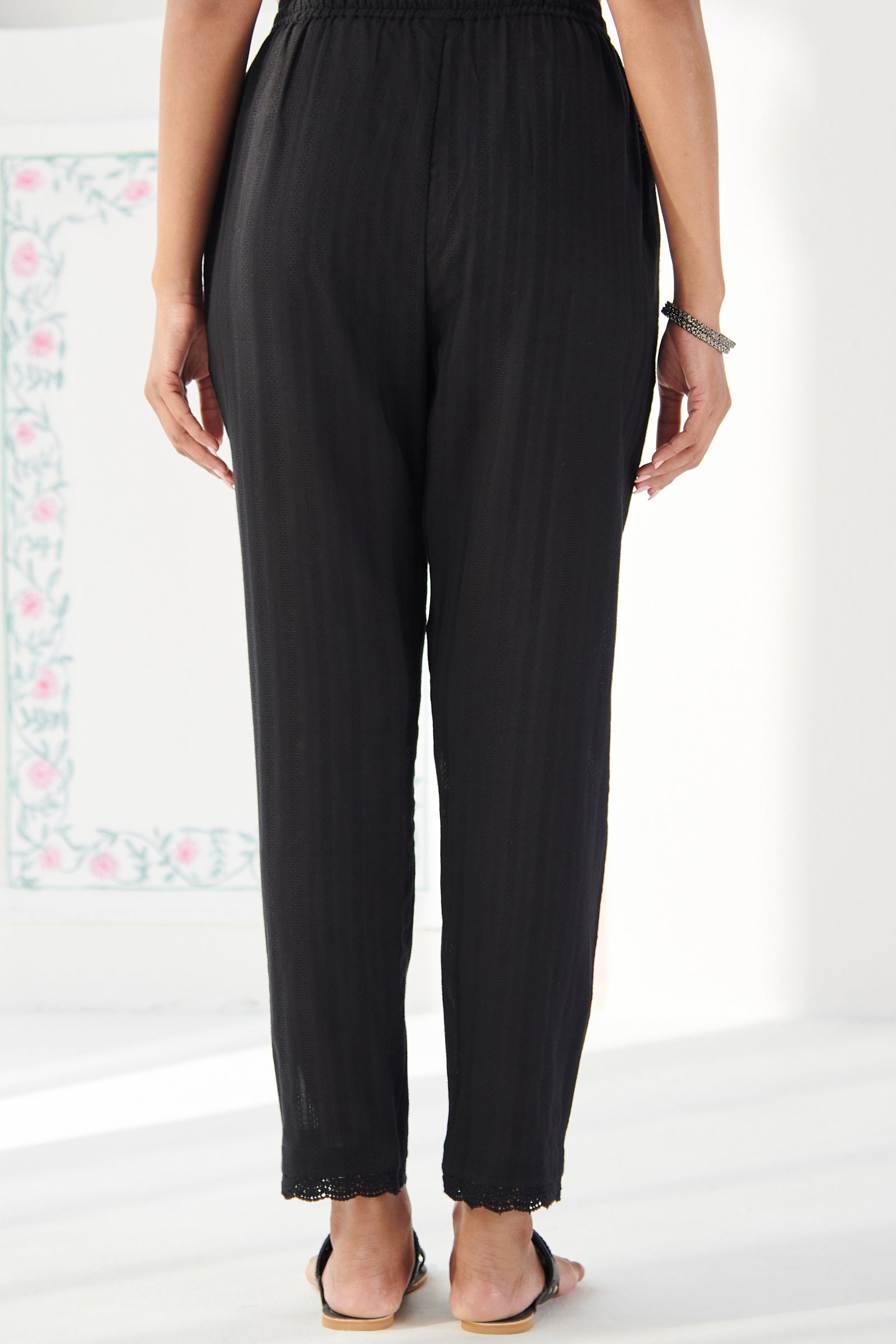 Roza Nazira Black Narrow Pants