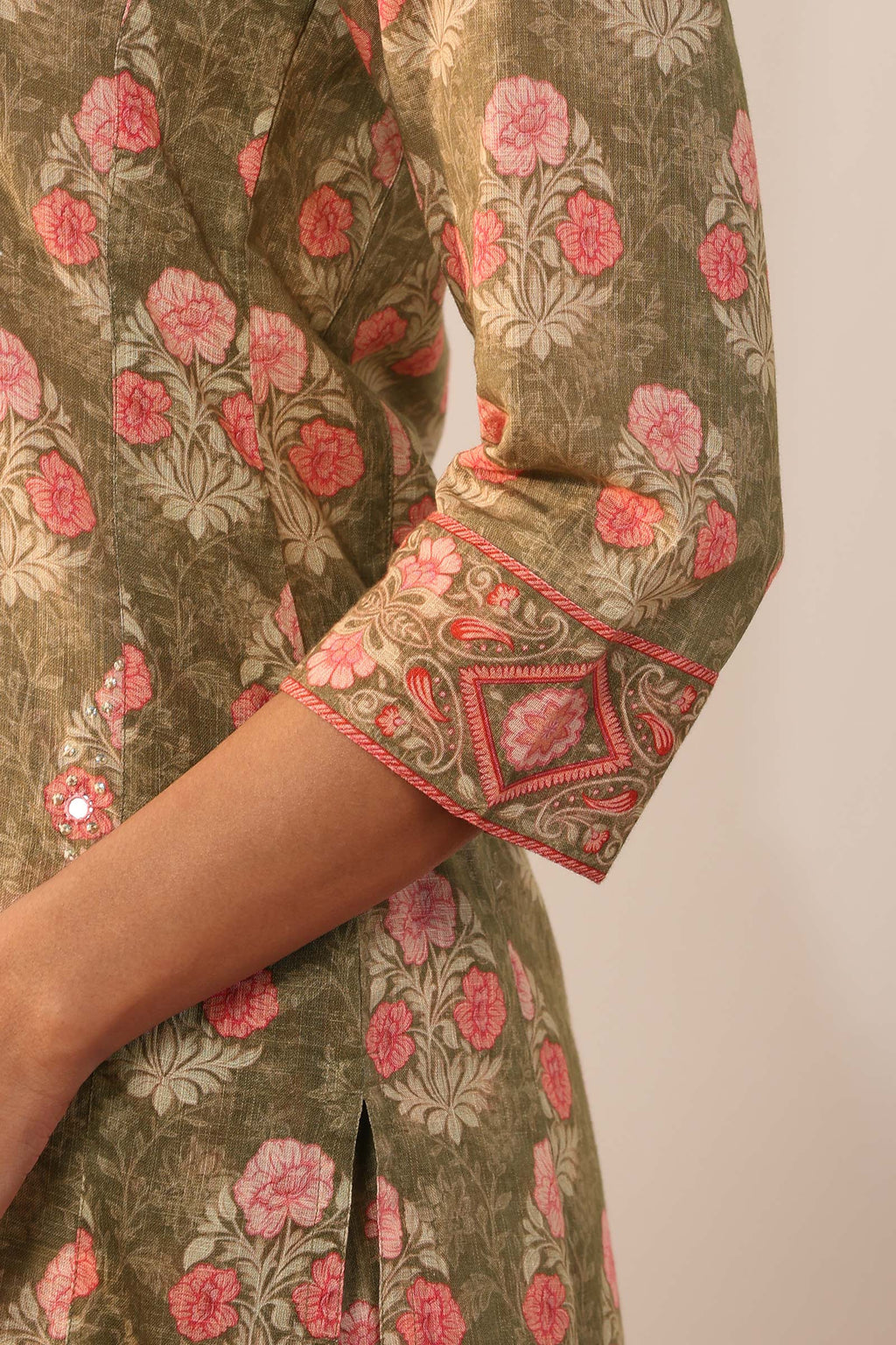 Surplus: Gauhar Asma Kurta