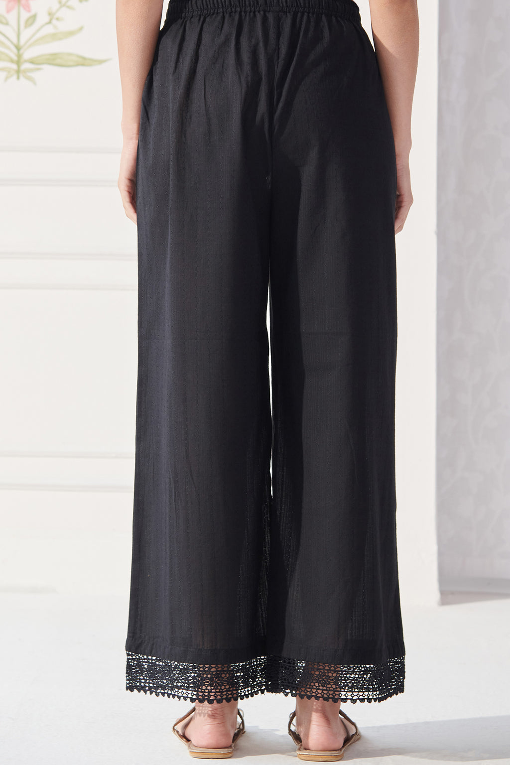 Surplus: Mumtaz Gulbano Black Farsi