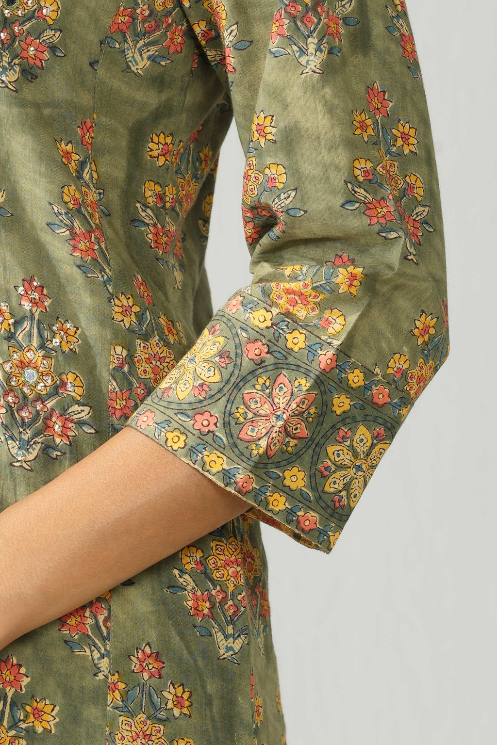 Nayanjal Inaya Sanganeri Kurta