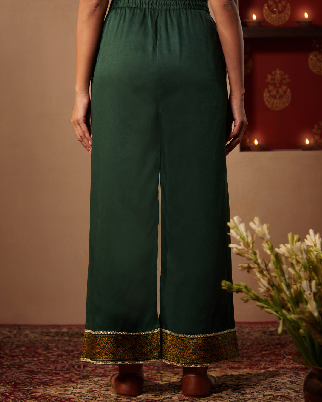 Roshanara Zareen Ajrak Farsi