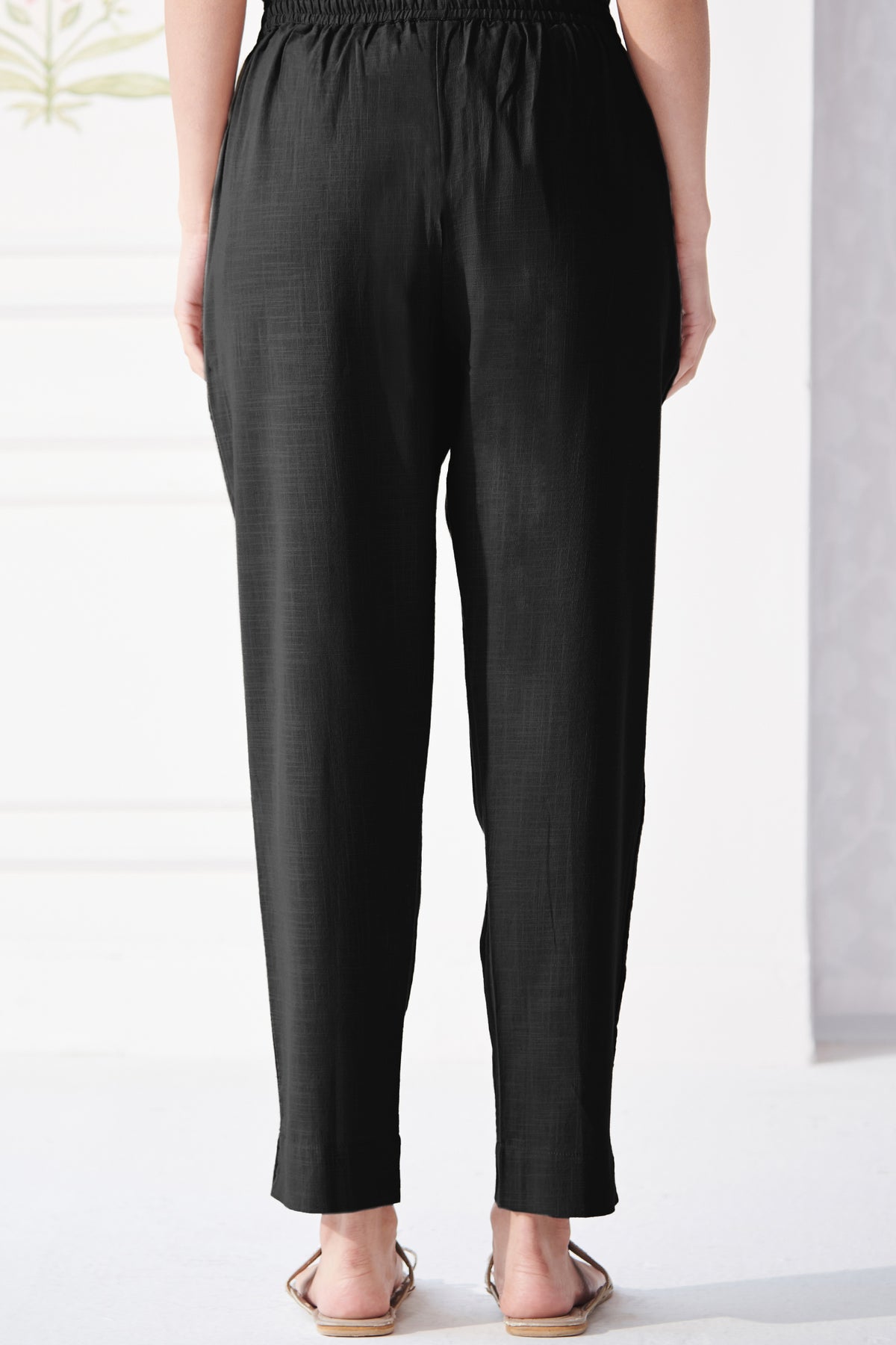 Roza Shaira Black Narrow Pants