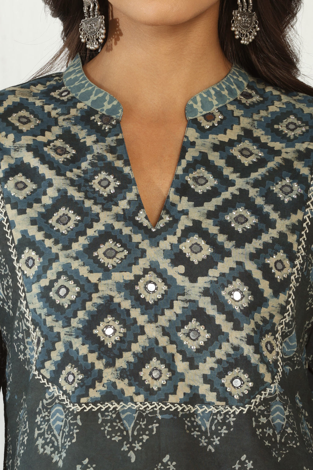 Sehra Yasmina Akola Kurta