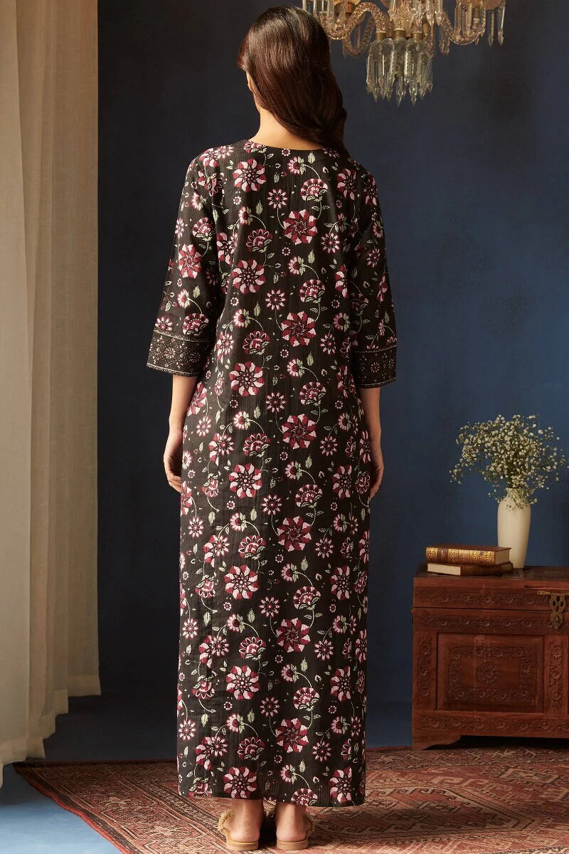 Surplus: Rosheen Nisa Kaftan