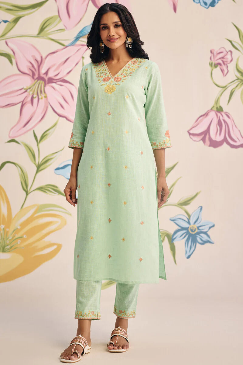 Surplus: Mehraab Nida Kurta