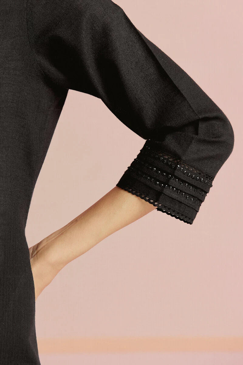 Surplus: Roza Seerat Black Kurta