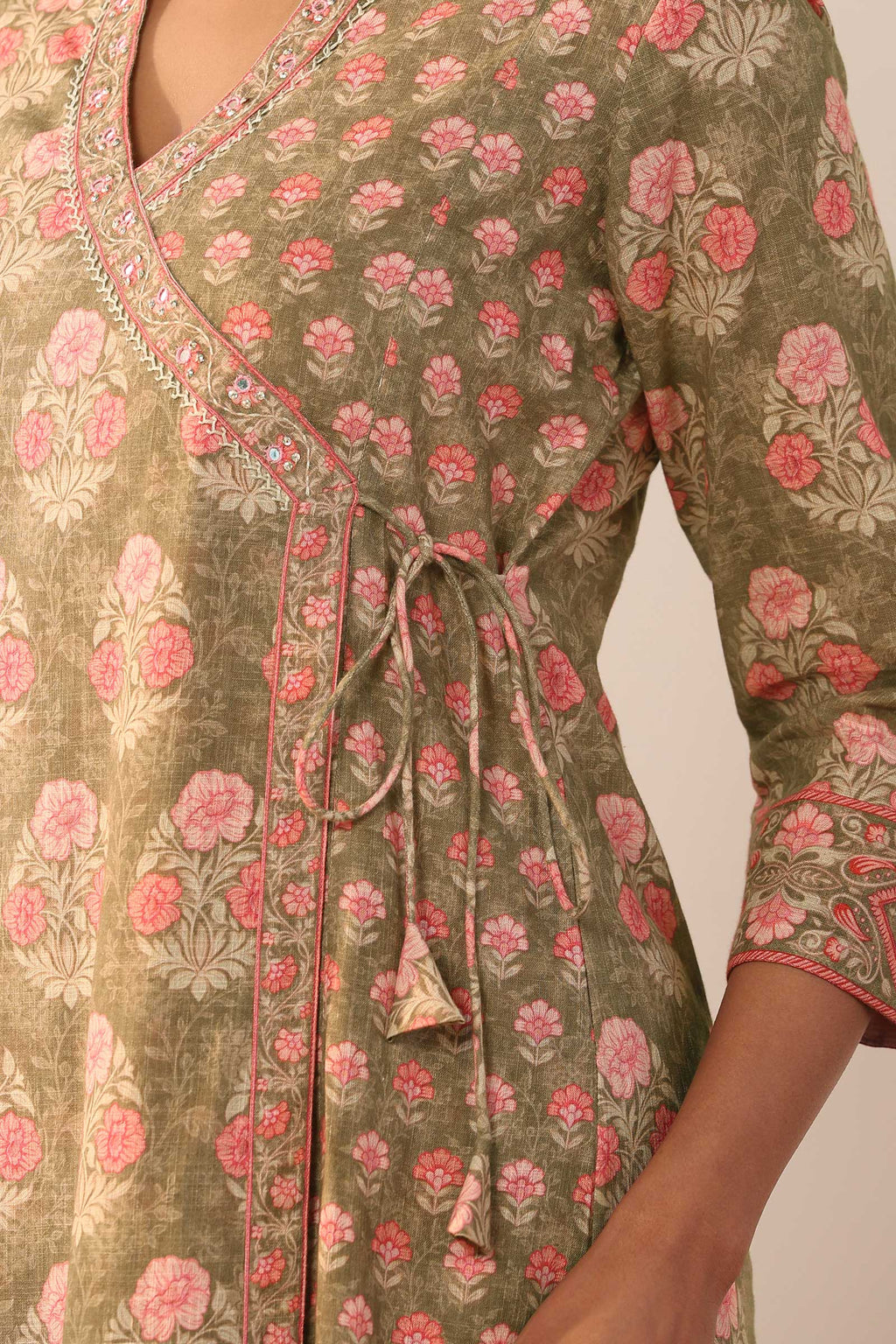 Surplus: Gauhar Aaira Kurta