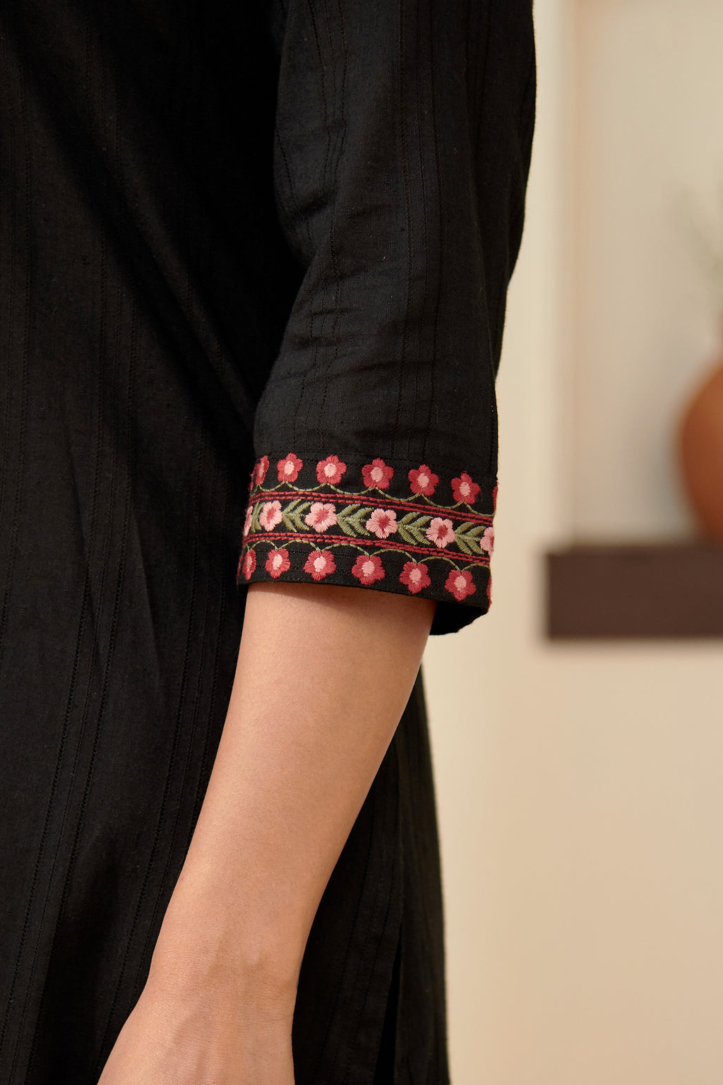 Surplus: Mehraab Pariza Kurta